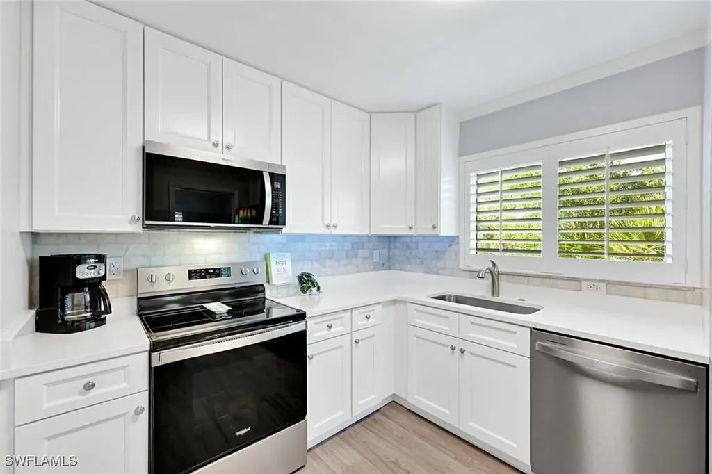 4180 Crayton Road Naples FL 34103