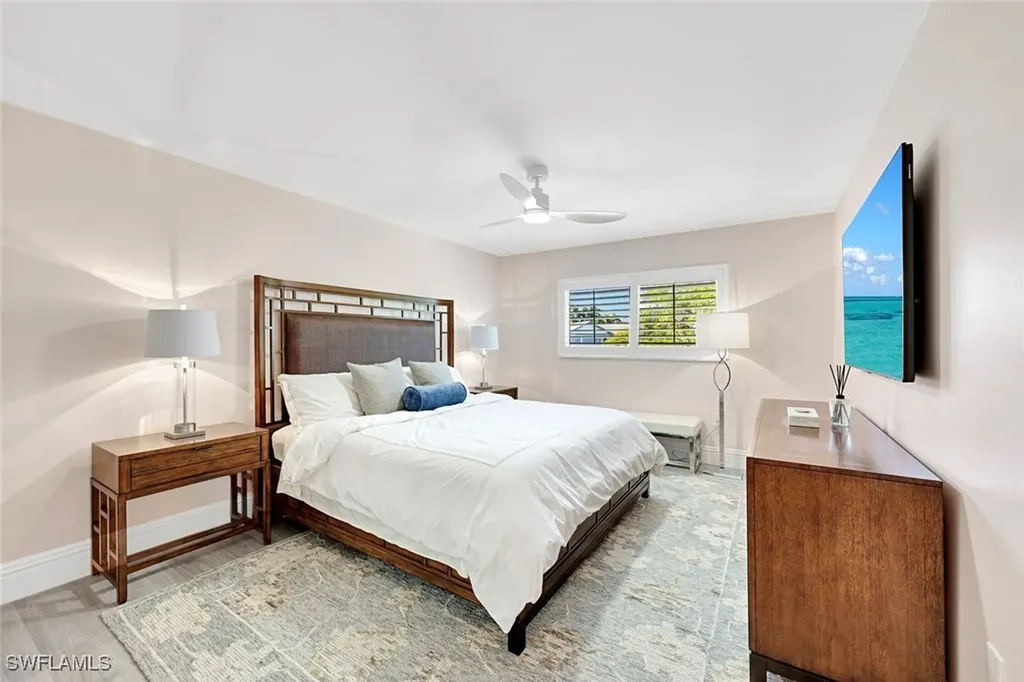 4180 Crayton Road Naples FL 34103