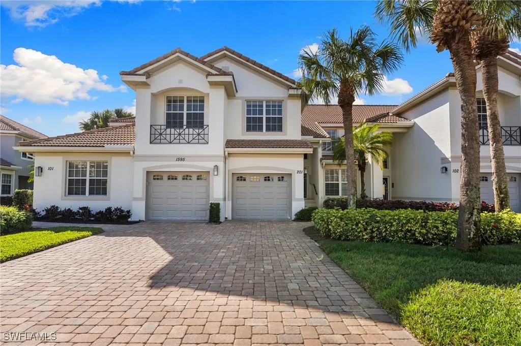 Naples FL, 1595 Winding Oaks Way, Unit 201