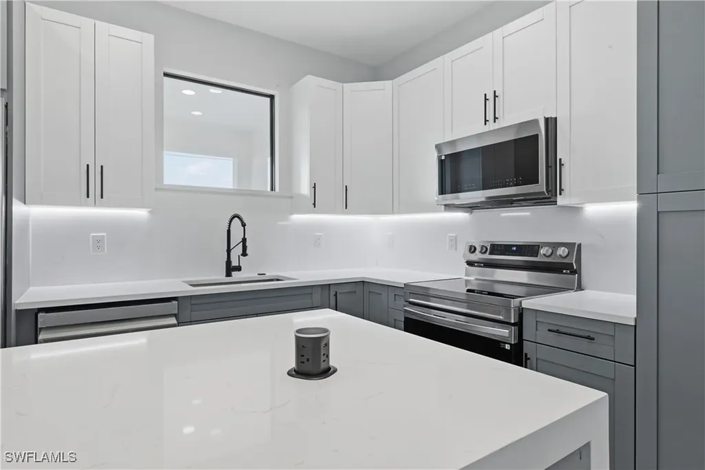 1806 NE 23rd Avenue Cape Coral FL 33909