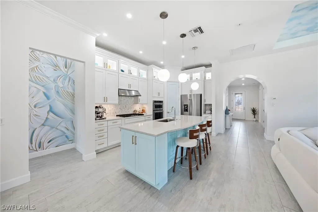 2718 Aviamar Circle Naples FL 34114