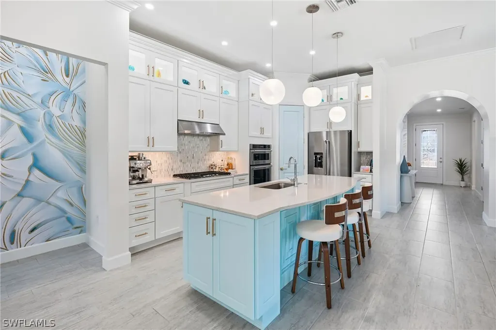 2718 Aviamar Circle Naples FL 34114
