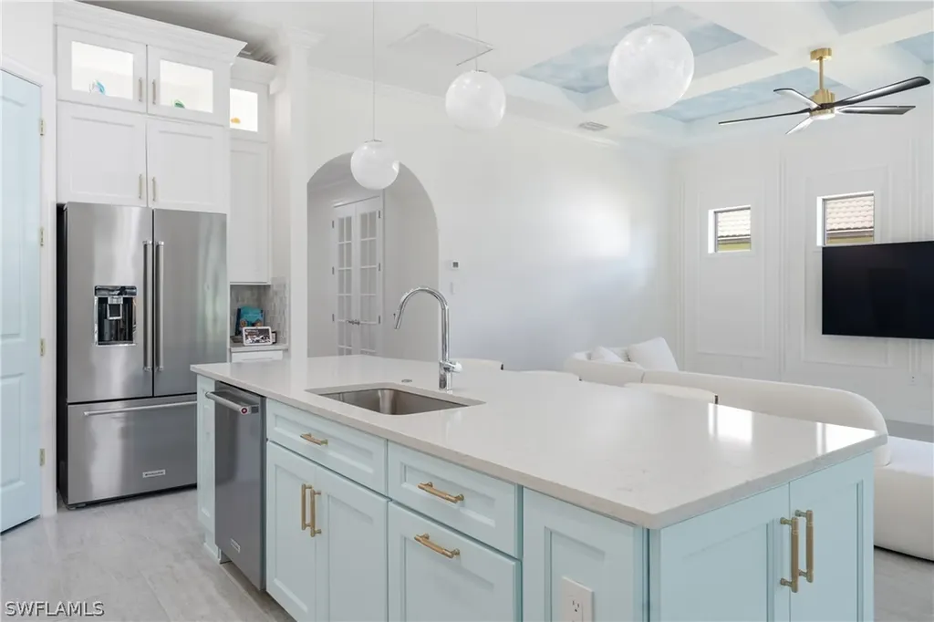 2718 Aviamar Circle Naples FL 34114