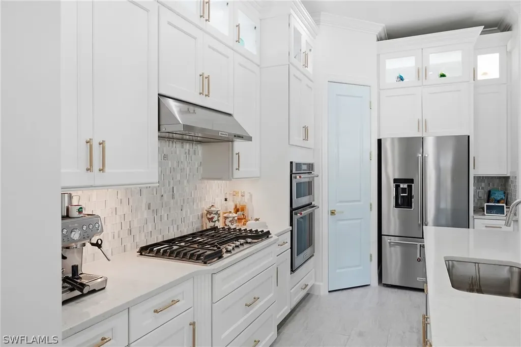 2718 Aviamar Circle Naples FL 34114