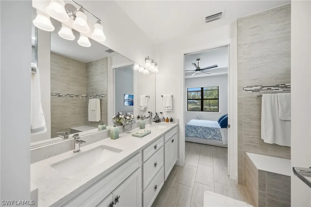 2718 Aviamar Circle Naples FL 34114
