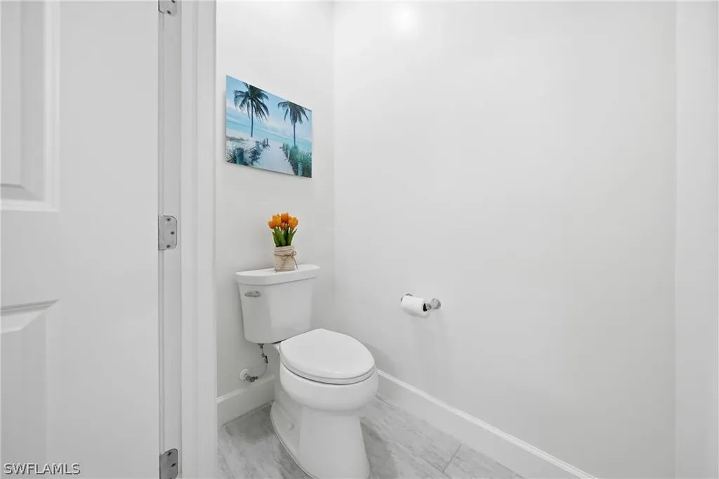 2718 Aviamar Circle Naples FL 34114