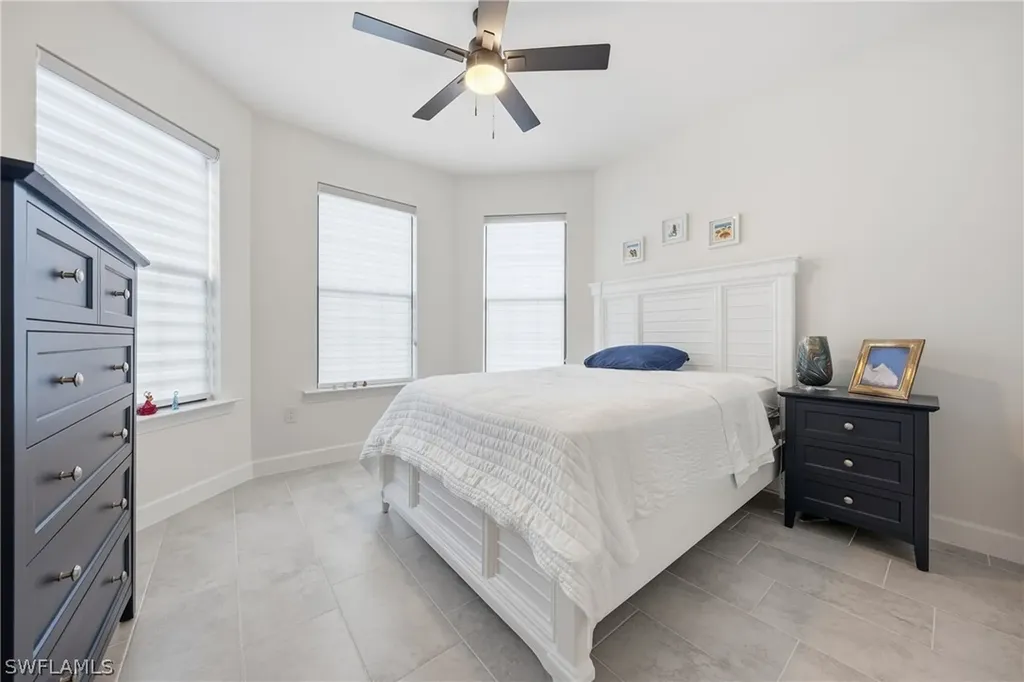 2718 Aviamar Circle Naples FL 34114