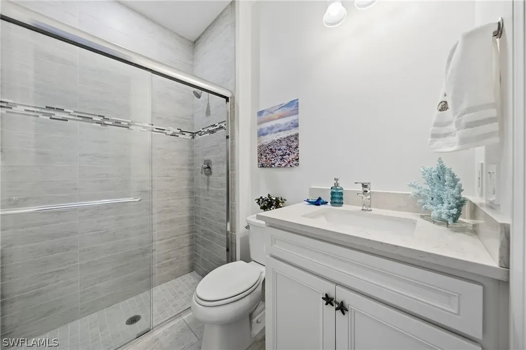 2718 Aviamar Circle Naples FL 34114