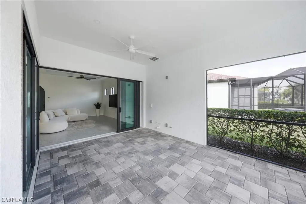 2718 Aviamar Circle Naples FL 34114