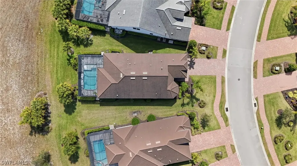 2718 Aviamar Circle Naples FL 34114