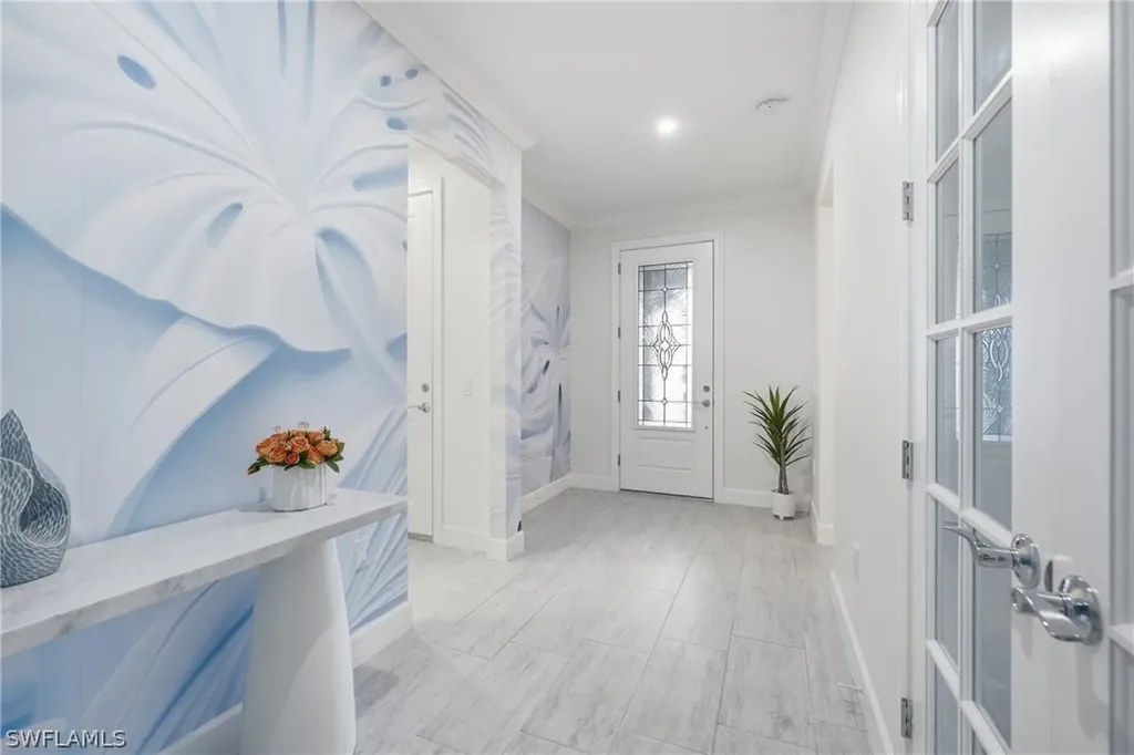 2718 Aviamar Circle Naples FL 34114