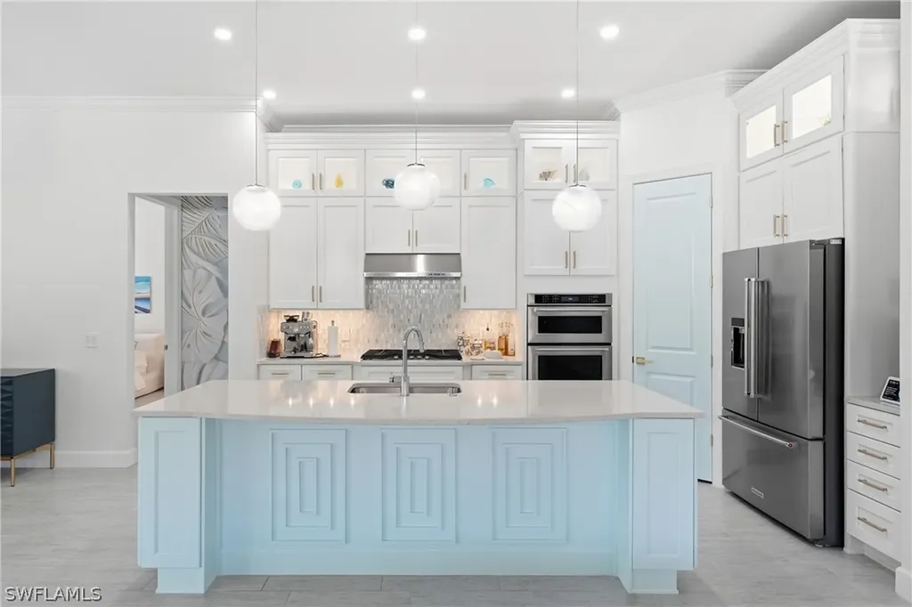 2718 Aviamar Circle Naples FL 34114