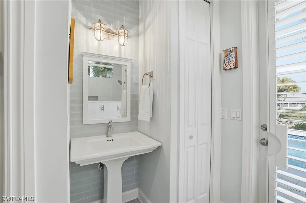 6250 Tidewater Island Circle Fort Myers FL 33908