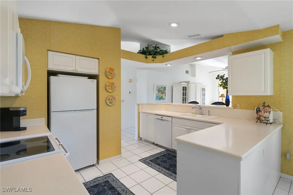 768 Wiggins Lake Drive Naples FL 34110