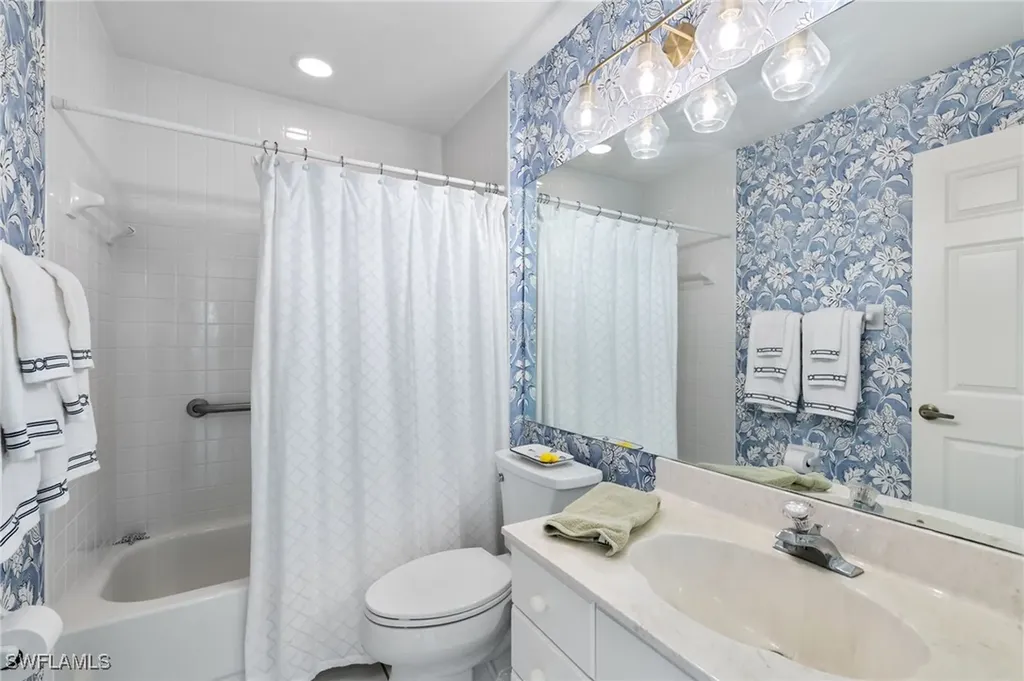 768 Wiggins Lake Drive Naples FL 34110