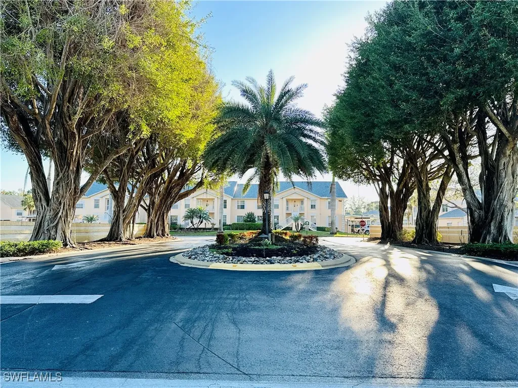 768 Wiggins Lake Drive Naples FL 34110