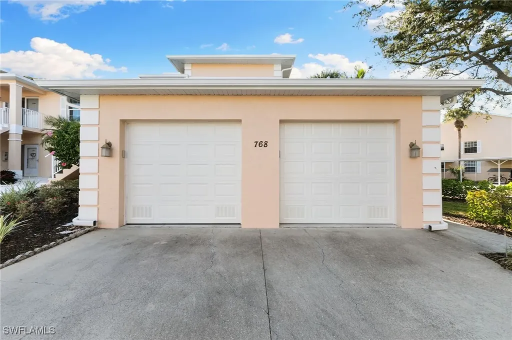 768 Wiggins Lake Drive Naples FL 34110