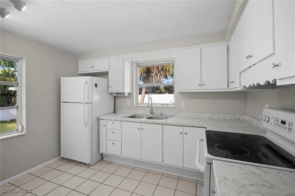 4244 Ellen Avenue Fort Myers FL 33901