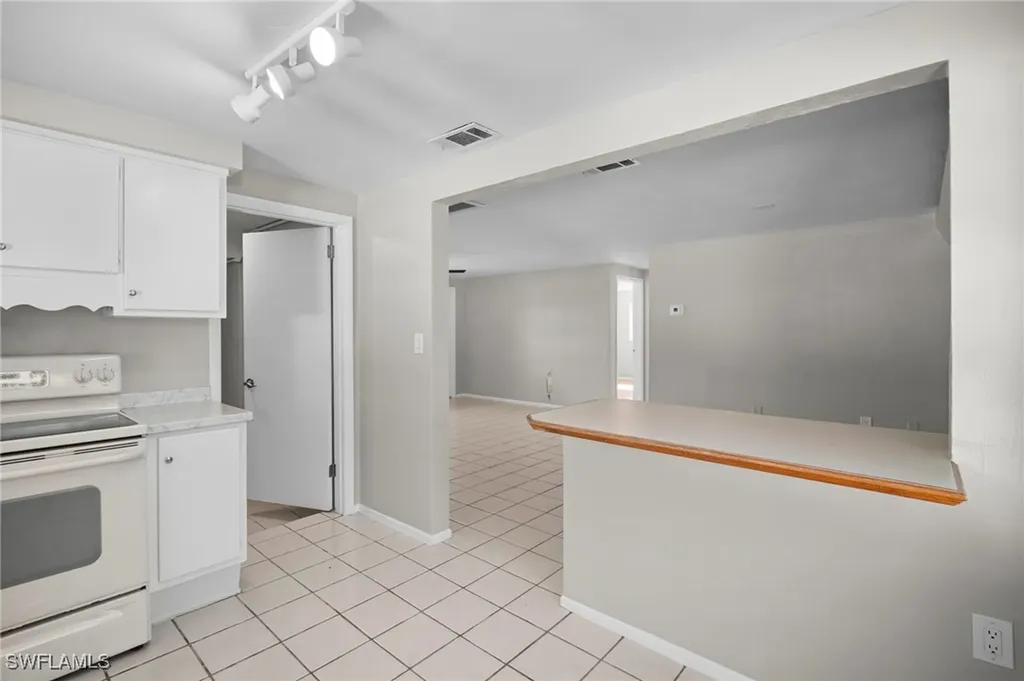 4244 Ellen Avenue Fort Myers FL 33901