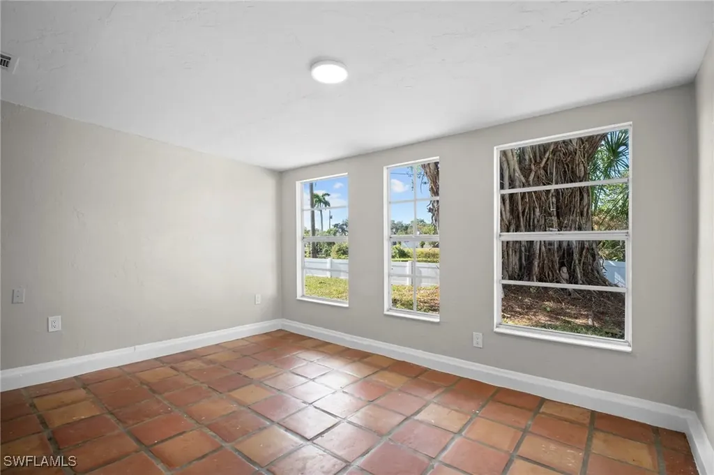 4244 Ellen Avenue Fort Myers FL 33901
