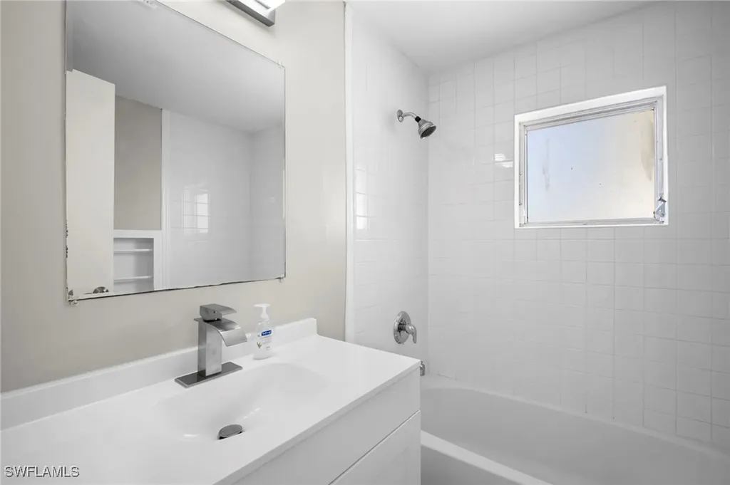4244 Ellen Avenue Fort Myers FL 33901