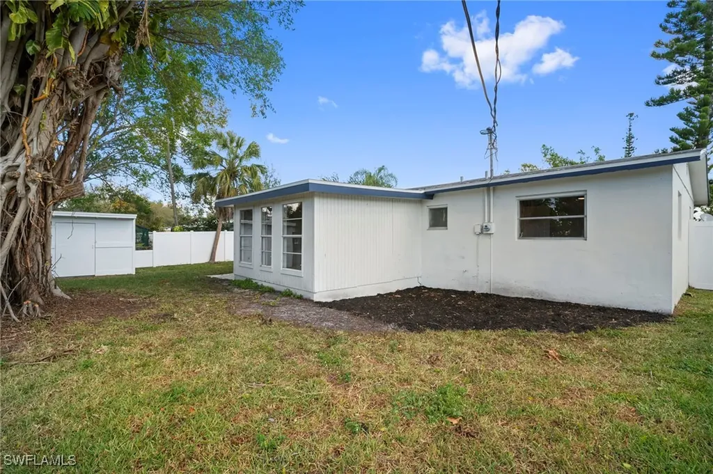 4244 Ellen Avenue Fort Myers FL 33901