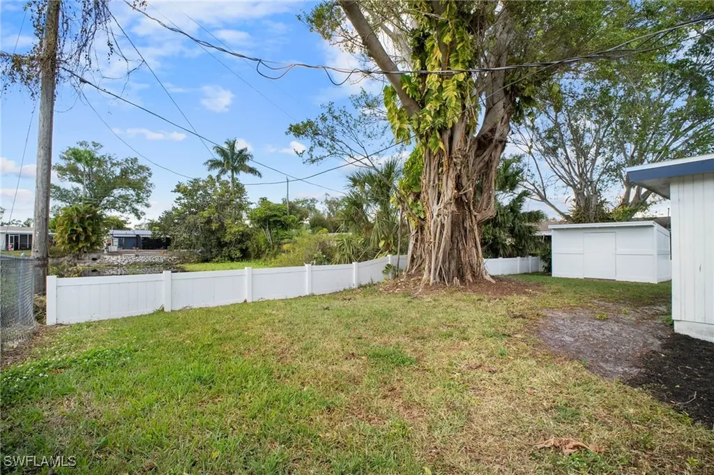 4244 Ellen Avenue Fort Myers FL 33901