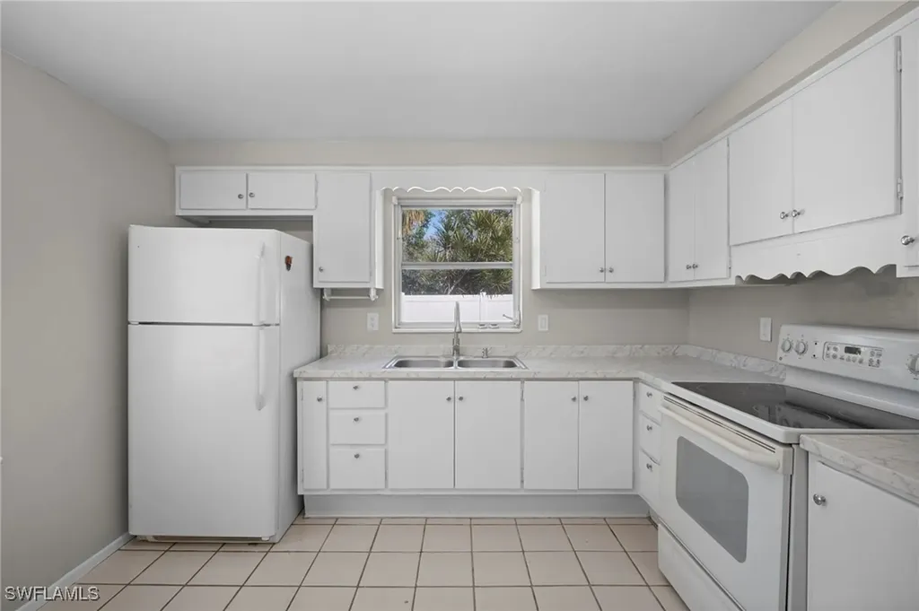 4244 Ellen Avenue Fort Myers FL 33901