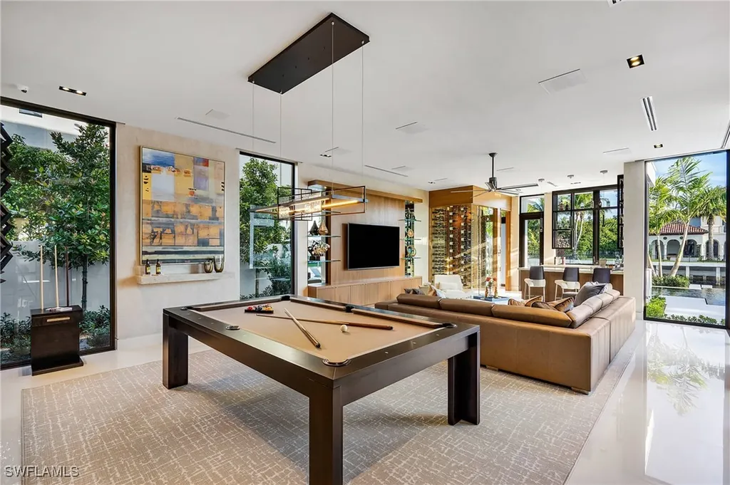 3898 Crayton Road Naples FL 34103