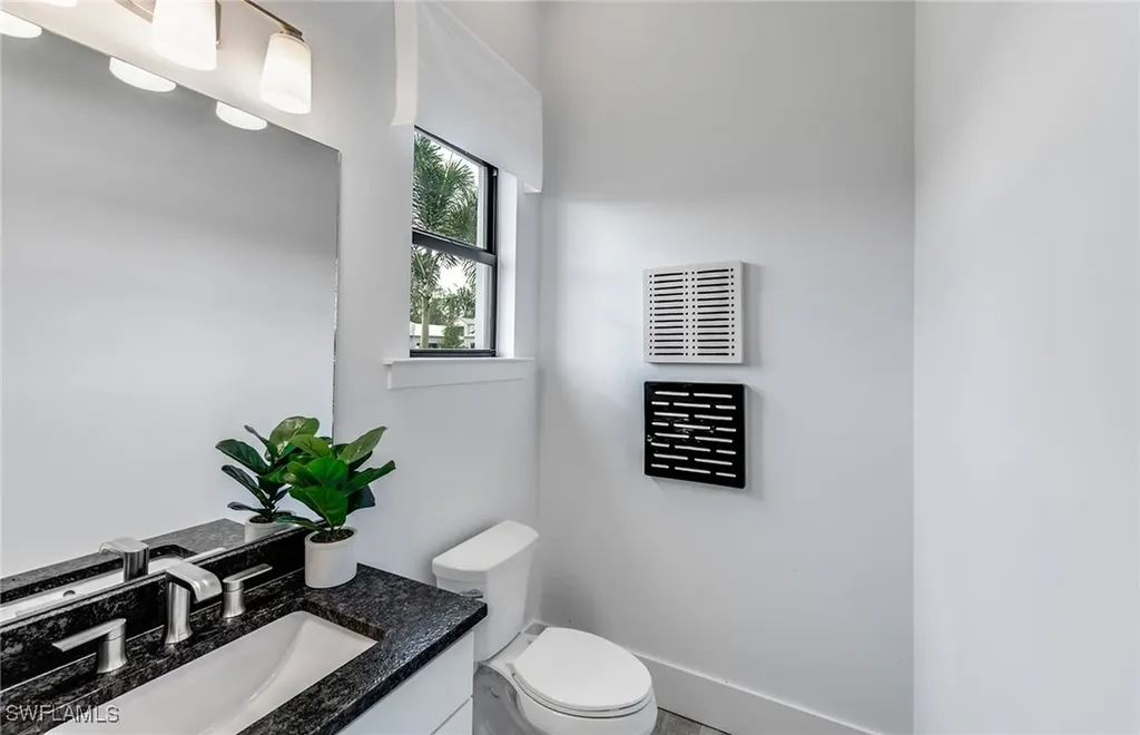 2011 Don Benito Way Naples FL 34120