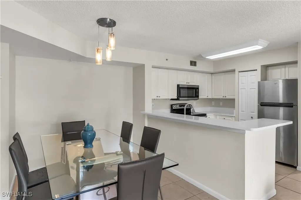 1230 Wildwood Lakes Boulevard Naples FL 34104