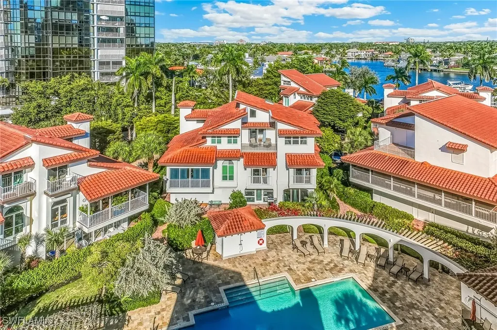 4705 Villa Mare Lane Naples FL 34103
