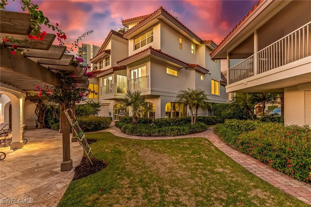 4705 Villa Mare Lane Naples FL 34103