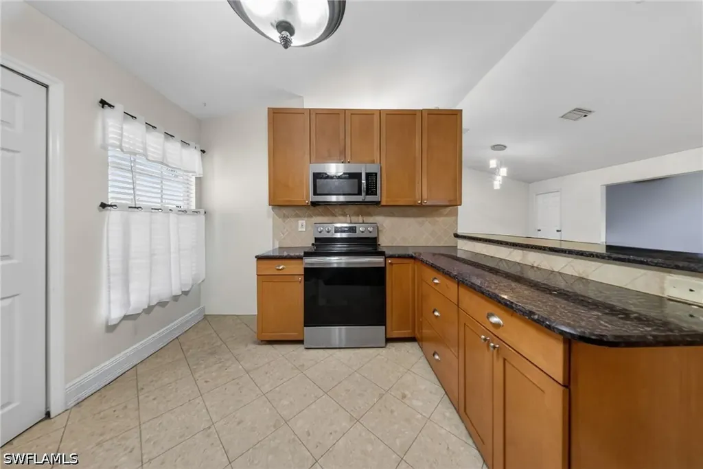 625 SW 31st Street Cape Coral FL 33914