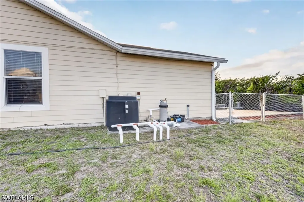 625 SW 31st Street Cape Coral FL 33914
