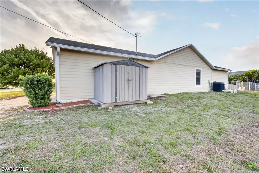 625 SW 31st Street Cape Coral FL 33914