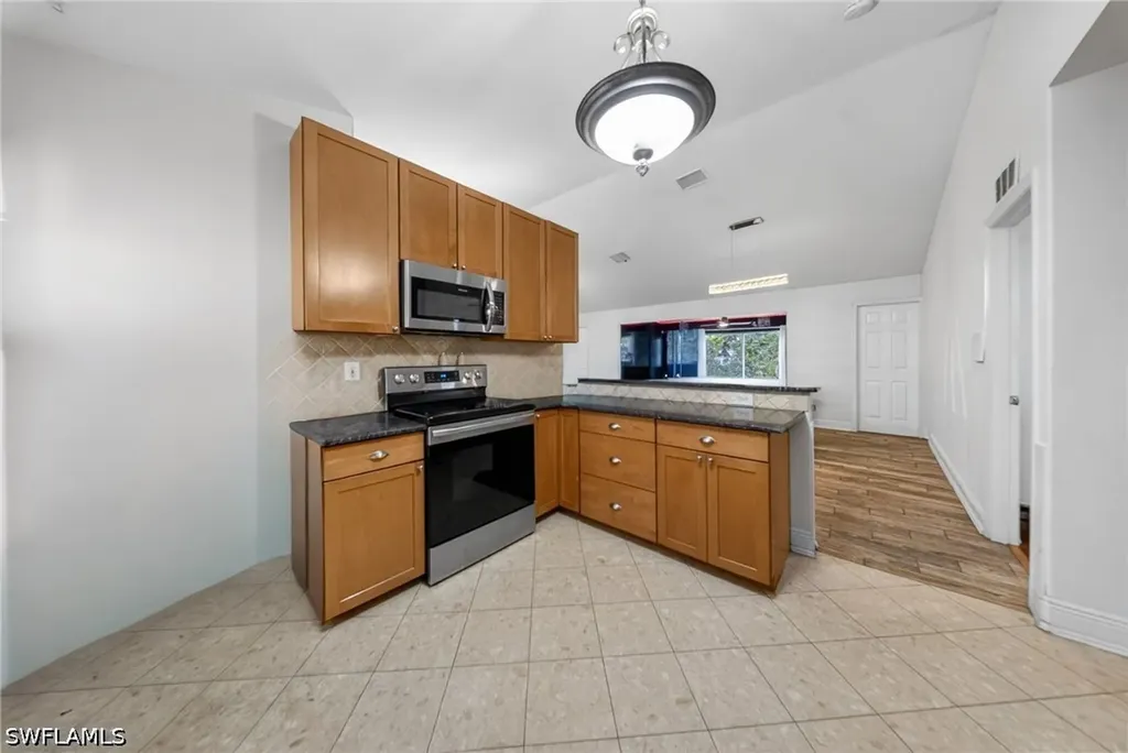 625 SW 31st Street Cape Coral FL 33914
