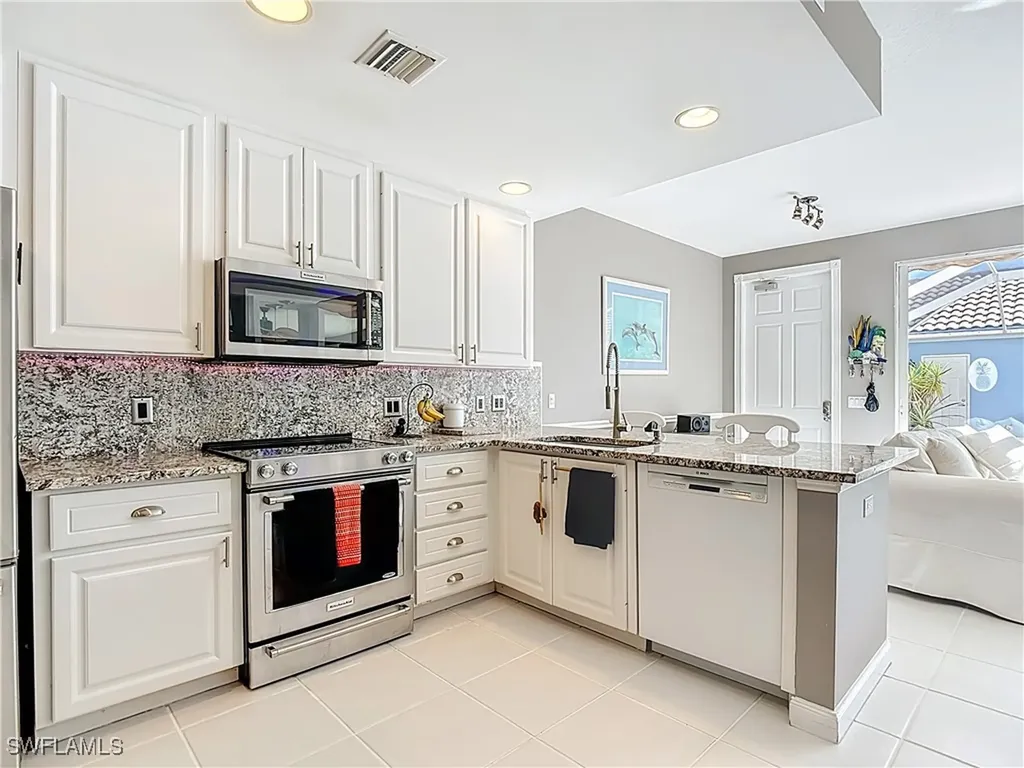 6186 Towncenter Circle Naples FL 34119