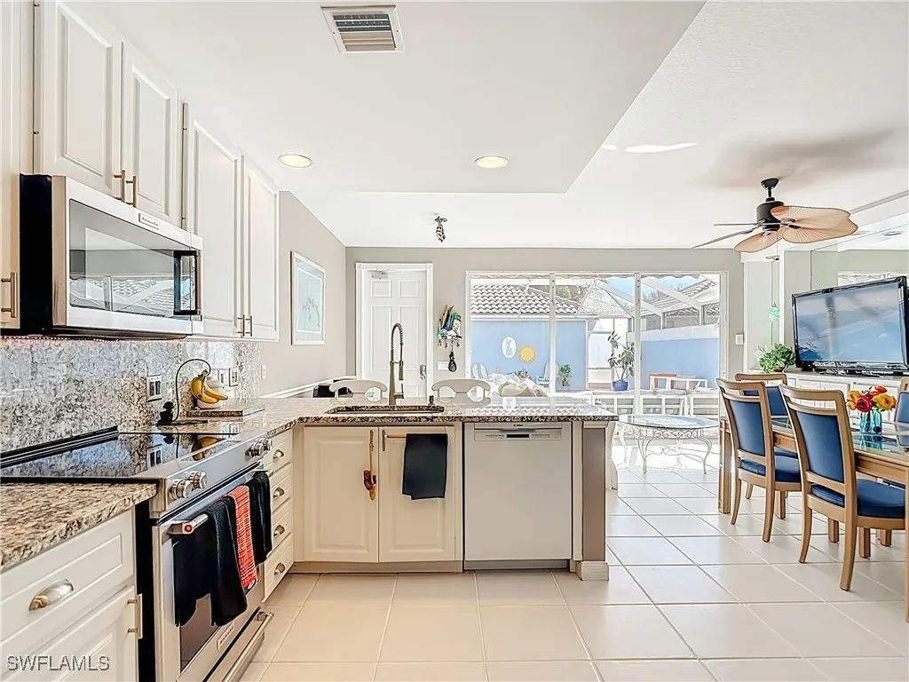 6186 Towncenter Circle Naples FL 34119