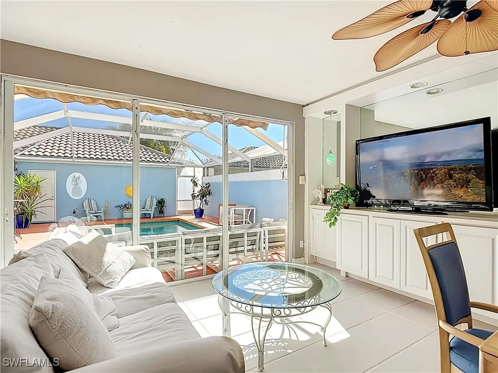 6186 Towncenter Circle Naples FL 34119