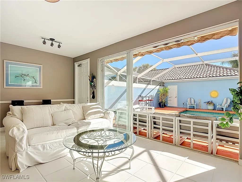 6186 Towncenter Circle Naples FL 34119