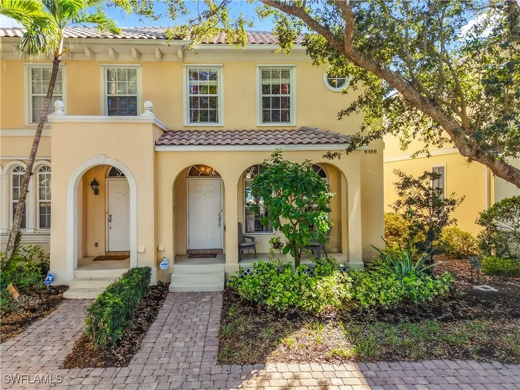 6186 Towncenter Circle Naples FL 34119