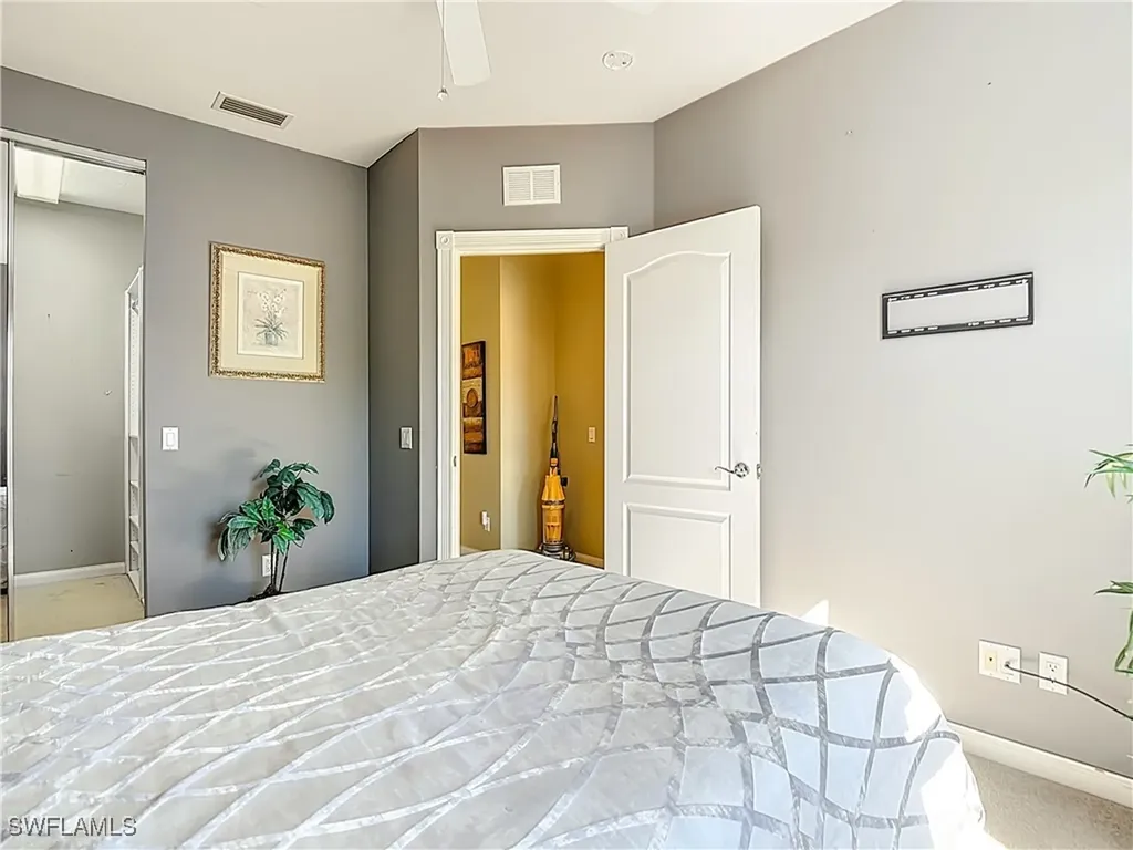 6186 Towncenter Circle Naples FL 34119