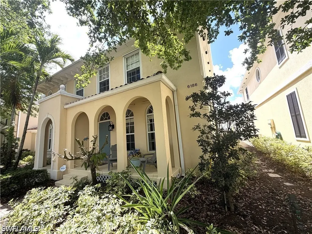 6186 Towncenter Circle Naples FL 34119