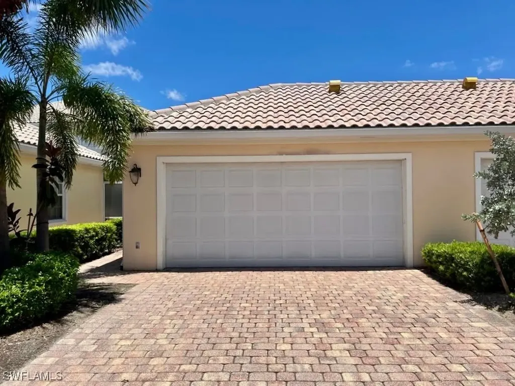 6186 Towncenter Circle Naples FL 34119