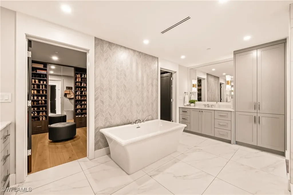 13925 Old Coast Road Naples FL 34110