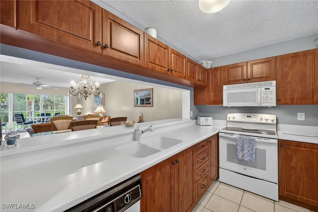 7105 Dennis Circle Naples FL 34104