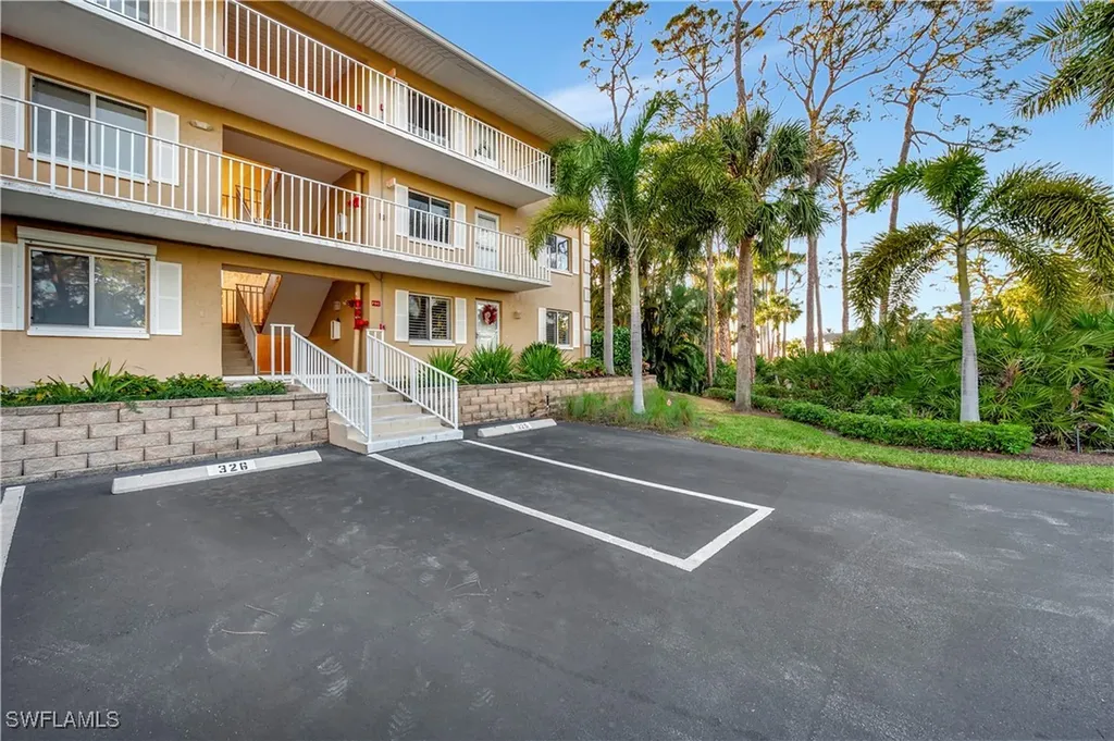 3072 Sandpiper Bay Circle Naples FL 34112