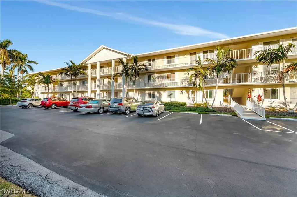 3072 Sandpiper Bay Circle Naples FL 34112