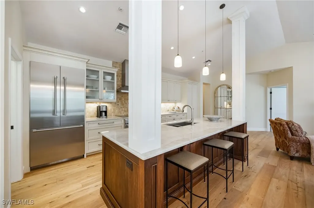 611 10th Avenue S Naples FL 34102